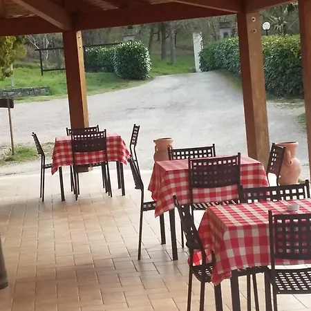 Agriturismo Poponi Κατάλυμα σε φάρμα *