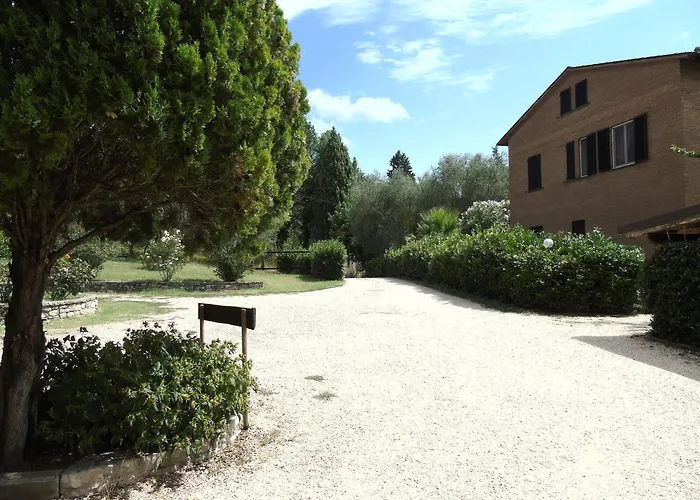 Agriturismo Poponi Bauernhof *